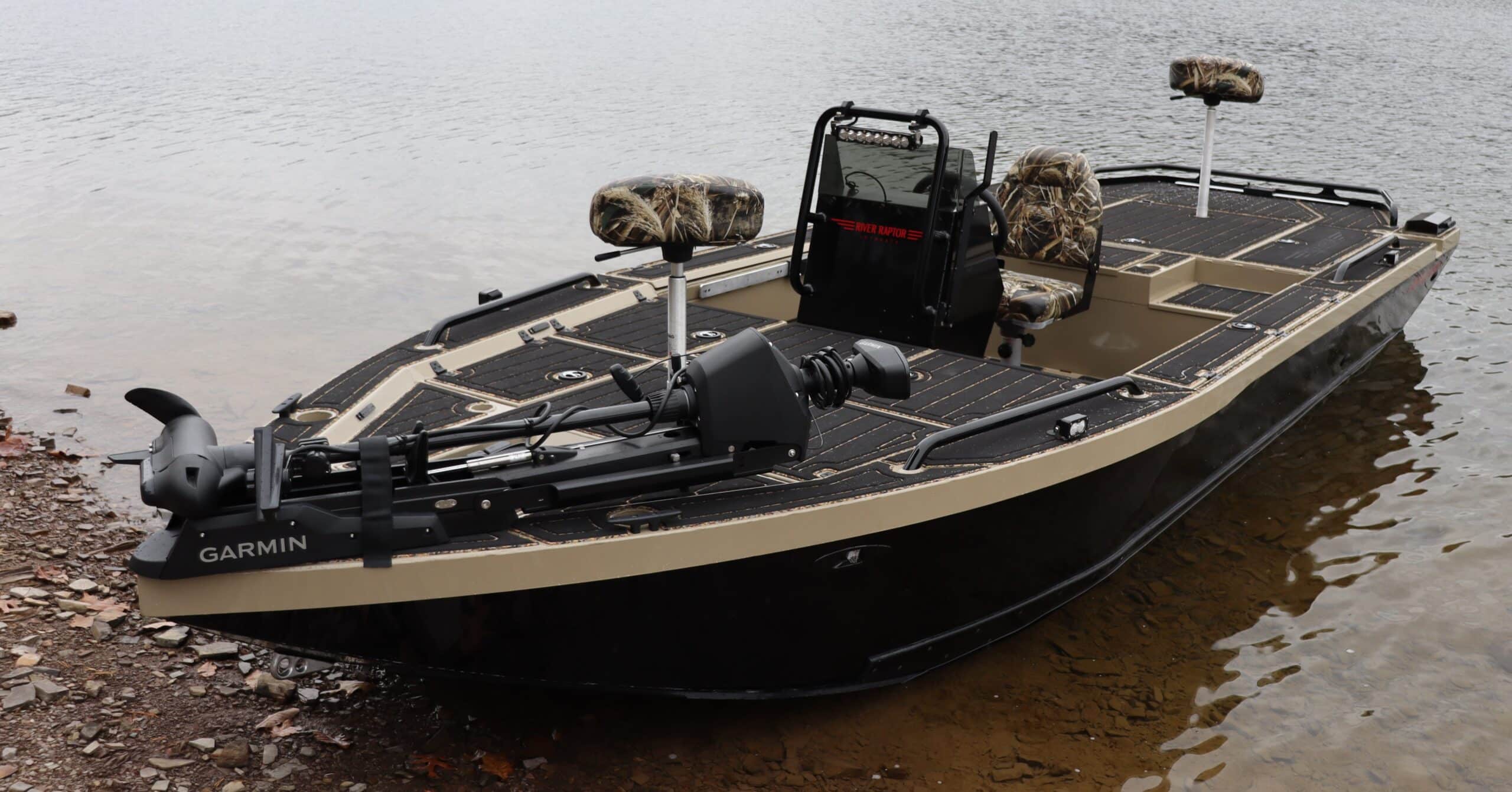 shallow water bass boat