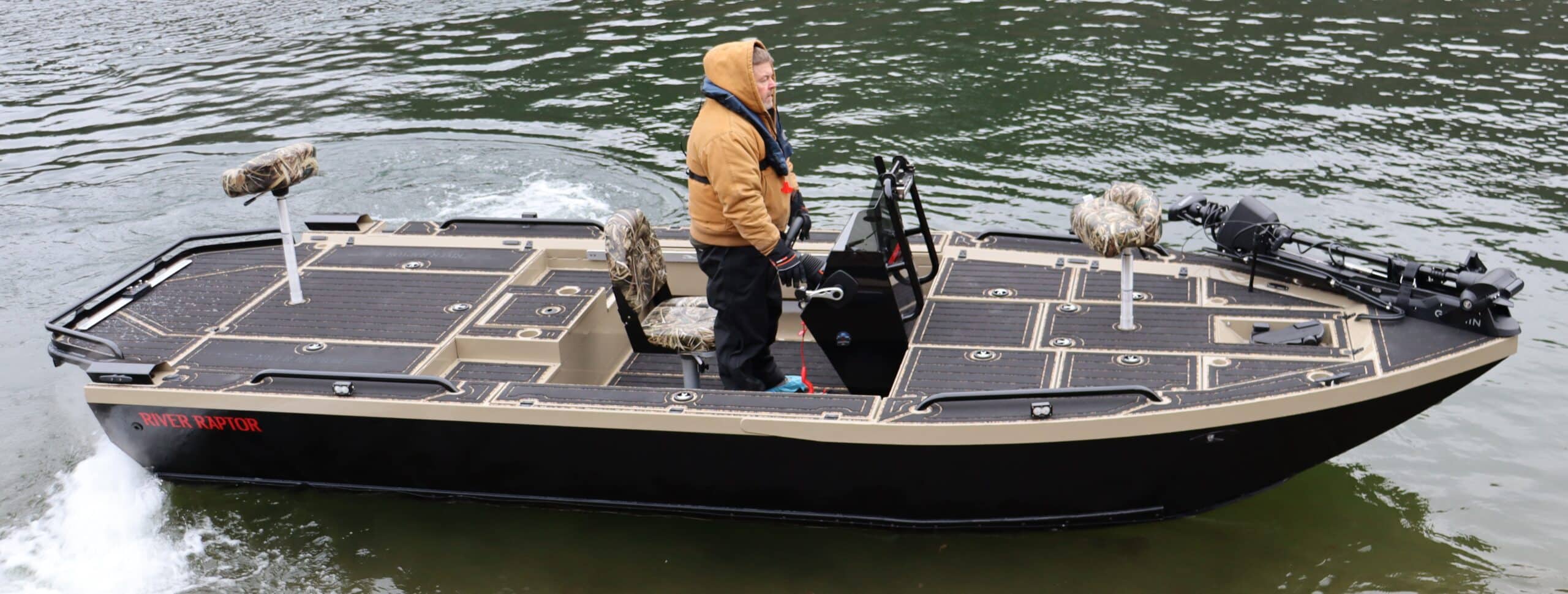 shallow water bass boat