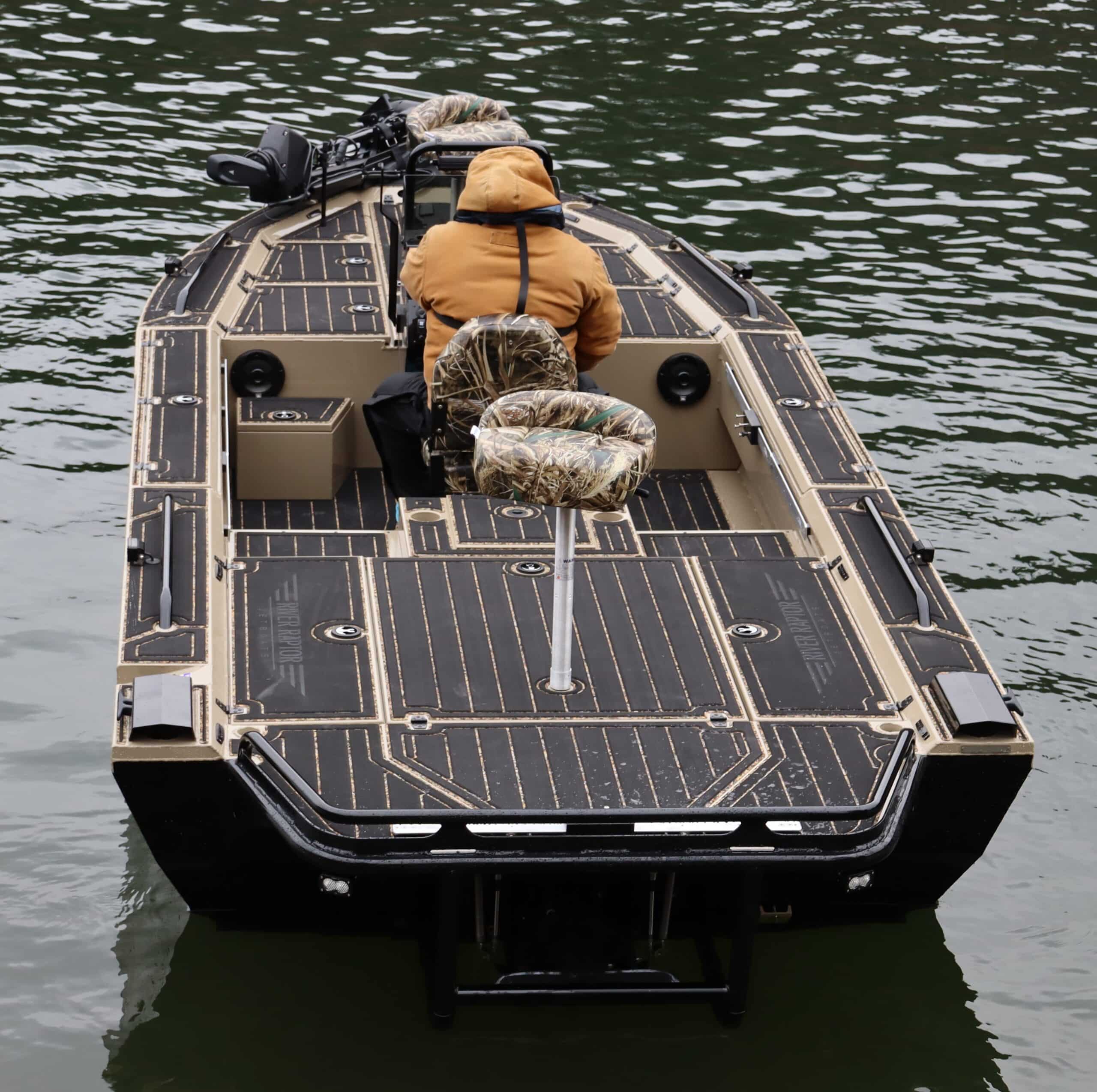 shallow water bass boat