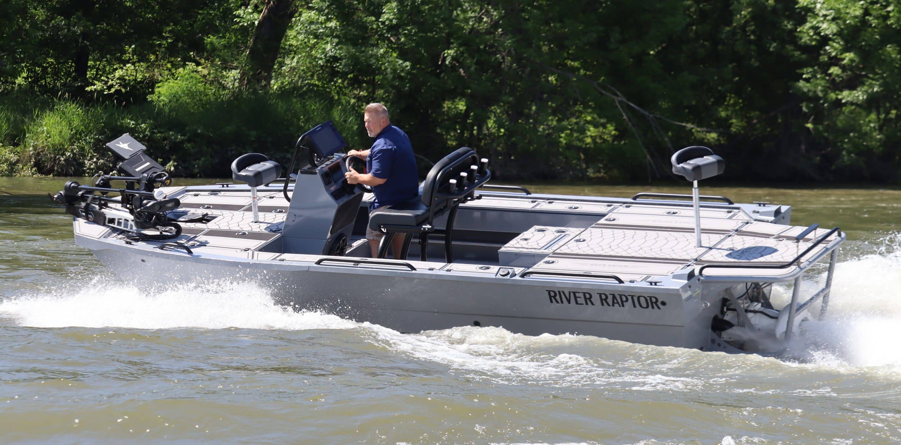 riverraptorjetboats.com